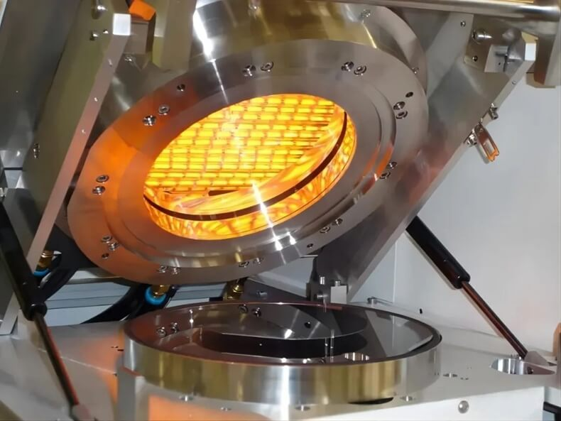 Energy efficient wafer heater